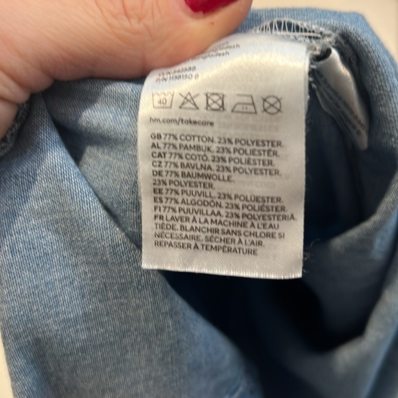 H&M denim button up dress size 8. In great condition! - Picture 7 of 7